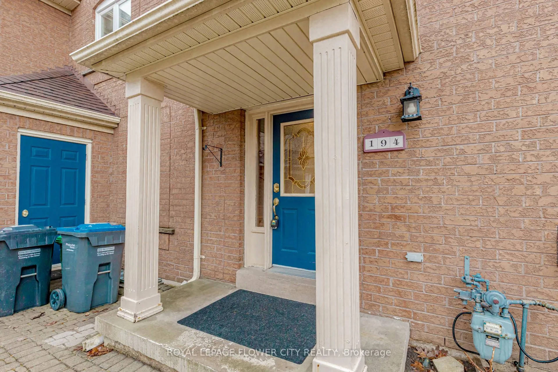 Photo 2 of 194 Pressed Brick Drive, Brampton, Brampton North — HOMEH