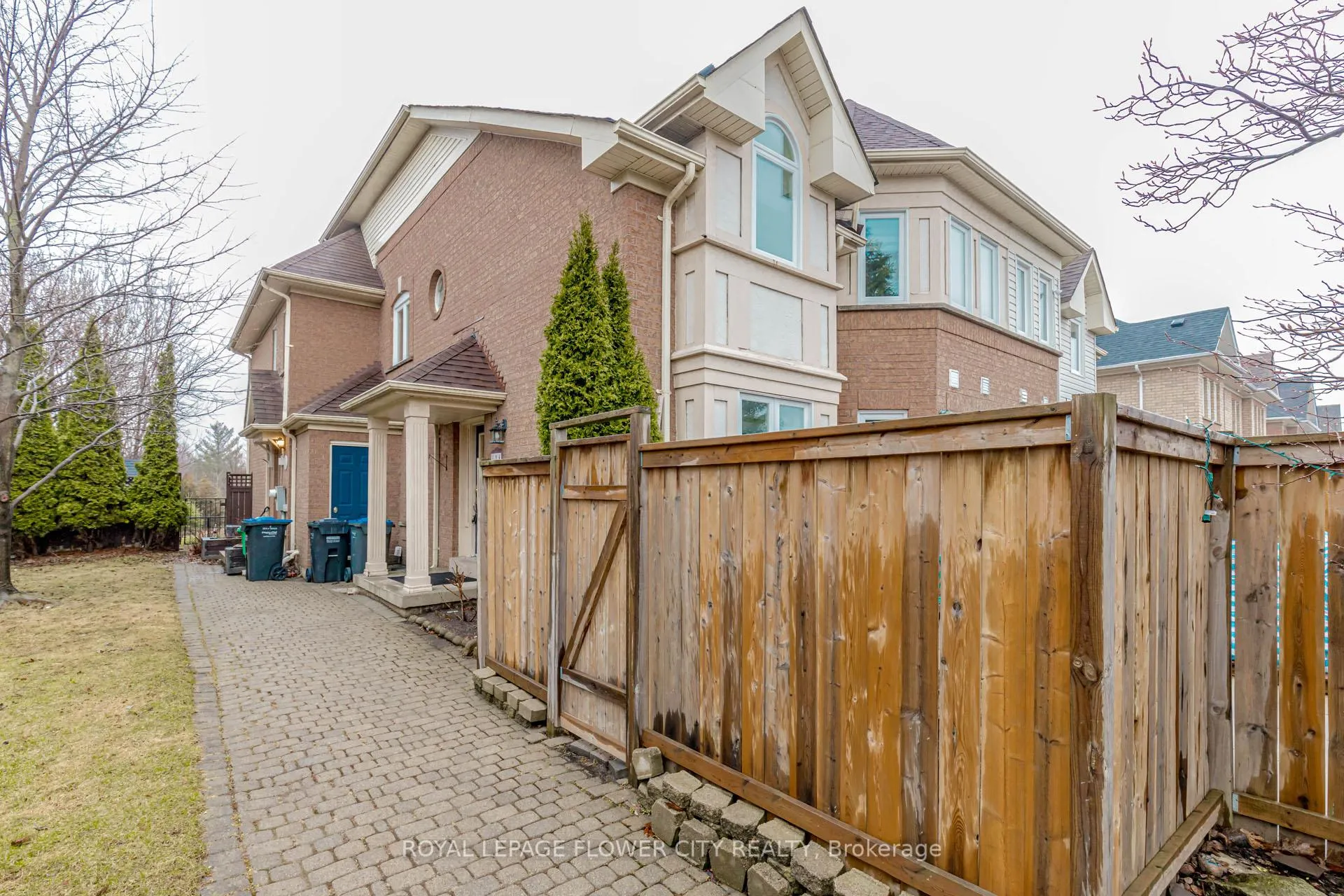 Photo 5 of 194 Pressed Brick Drive, Brampton, Brampton North — HOMEH