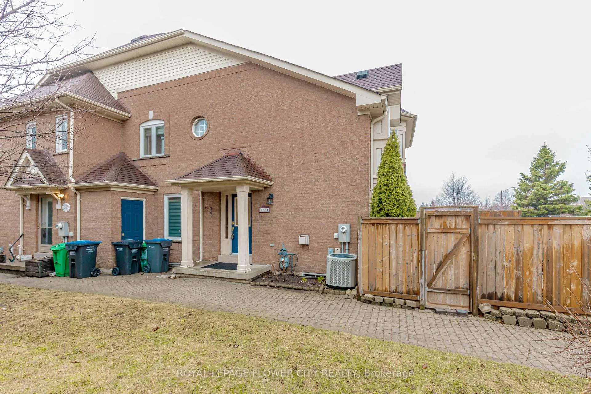 Photo 6 of 194 Pressed Brick Drive, Brampton, Brampton North — HOMEH