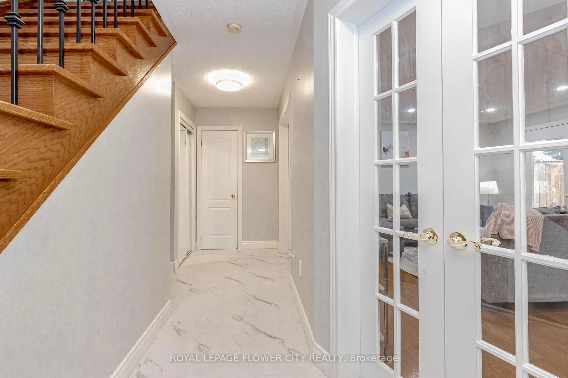 Photo 8 of 194 Pressed Brick Drive, Brampton, Brampton North — HOMEH