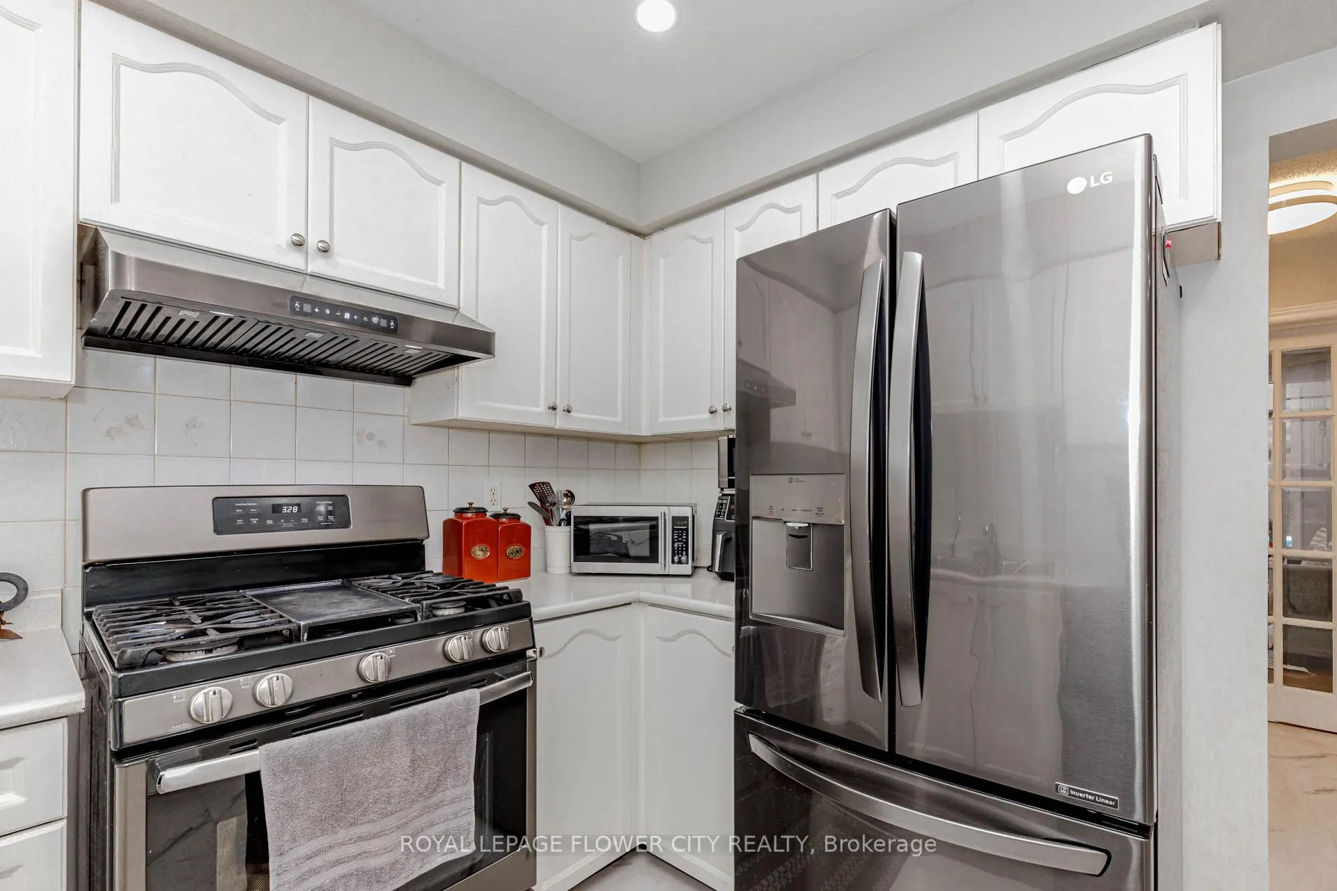 Photo 18 of 194 Pressed Brick Drive, Brampton, Brampton North — HOMEH