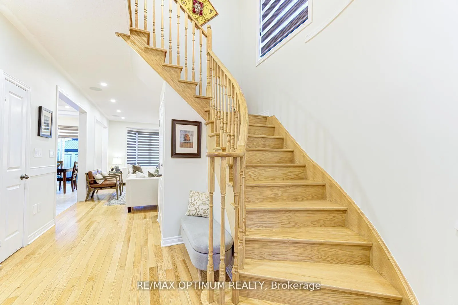 Photo 7 of 13 Fann Drive, Brampton, Northwest Brampton — HOMEH