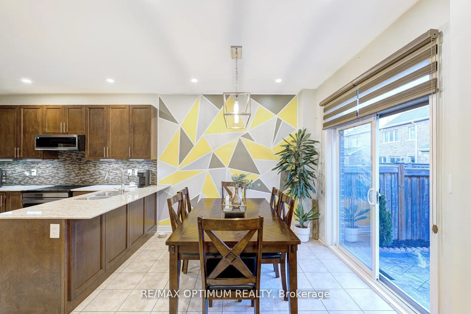 Photo 13 of 13 Fann Drive, Brampton, Northwest Brampton — HOMEH