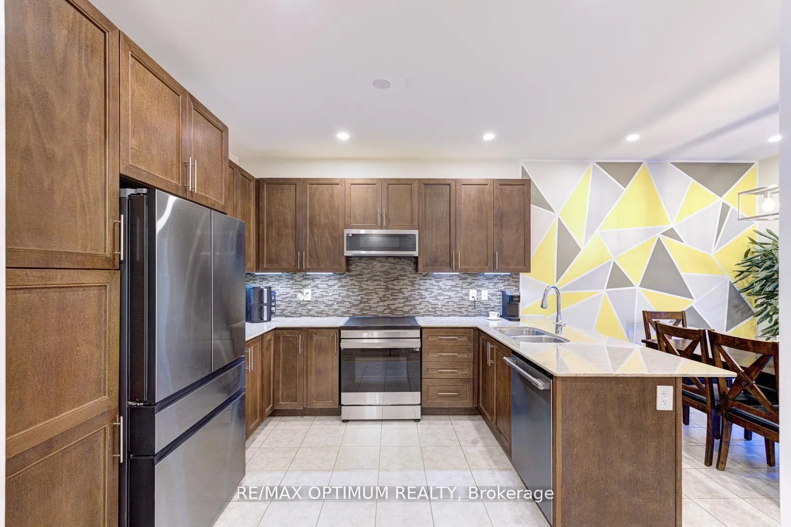 Photo 16 of 13 Fann Drive, Brampton, Northwest Brampton — HOMEH