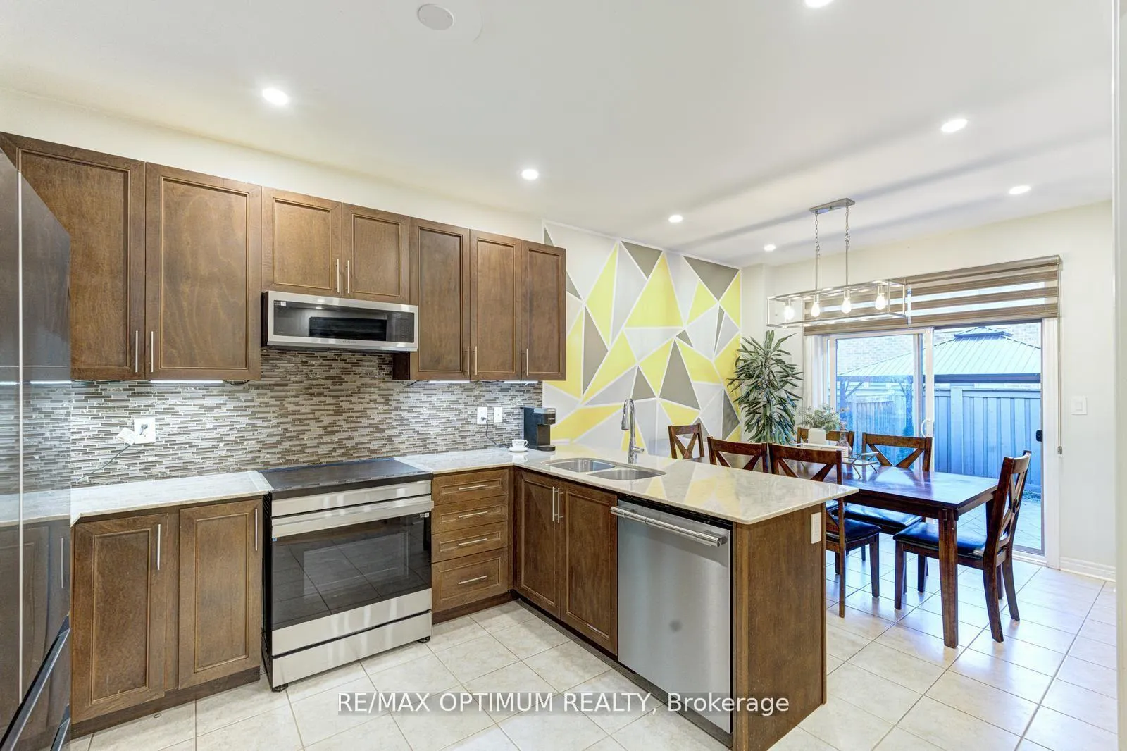 Photo 17 of 13 Fann Drive, Brampton, Northwest Brampton — HOMEH