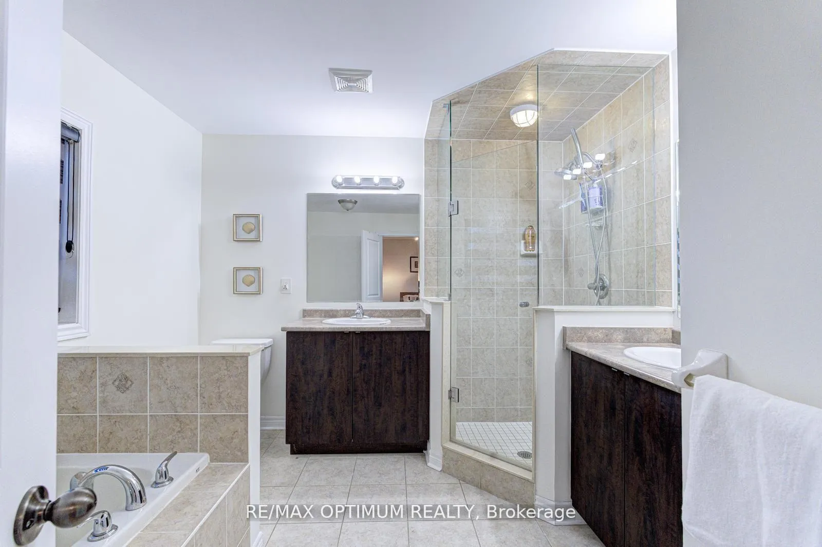 Photo 28 of 13 Fann Drive, Brampton, Northwest Brampton — HOMEH