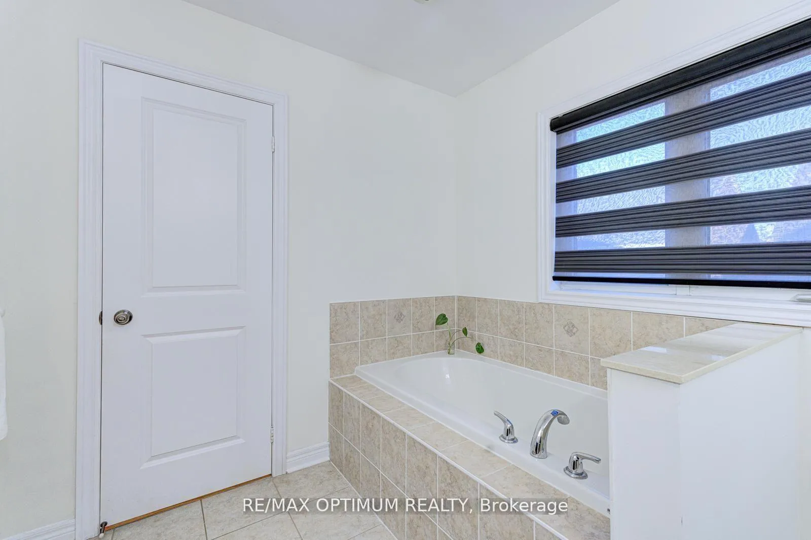 Photo 30 of 13 Fann Drive, Brampton, Northwest Brampton — HOMEH