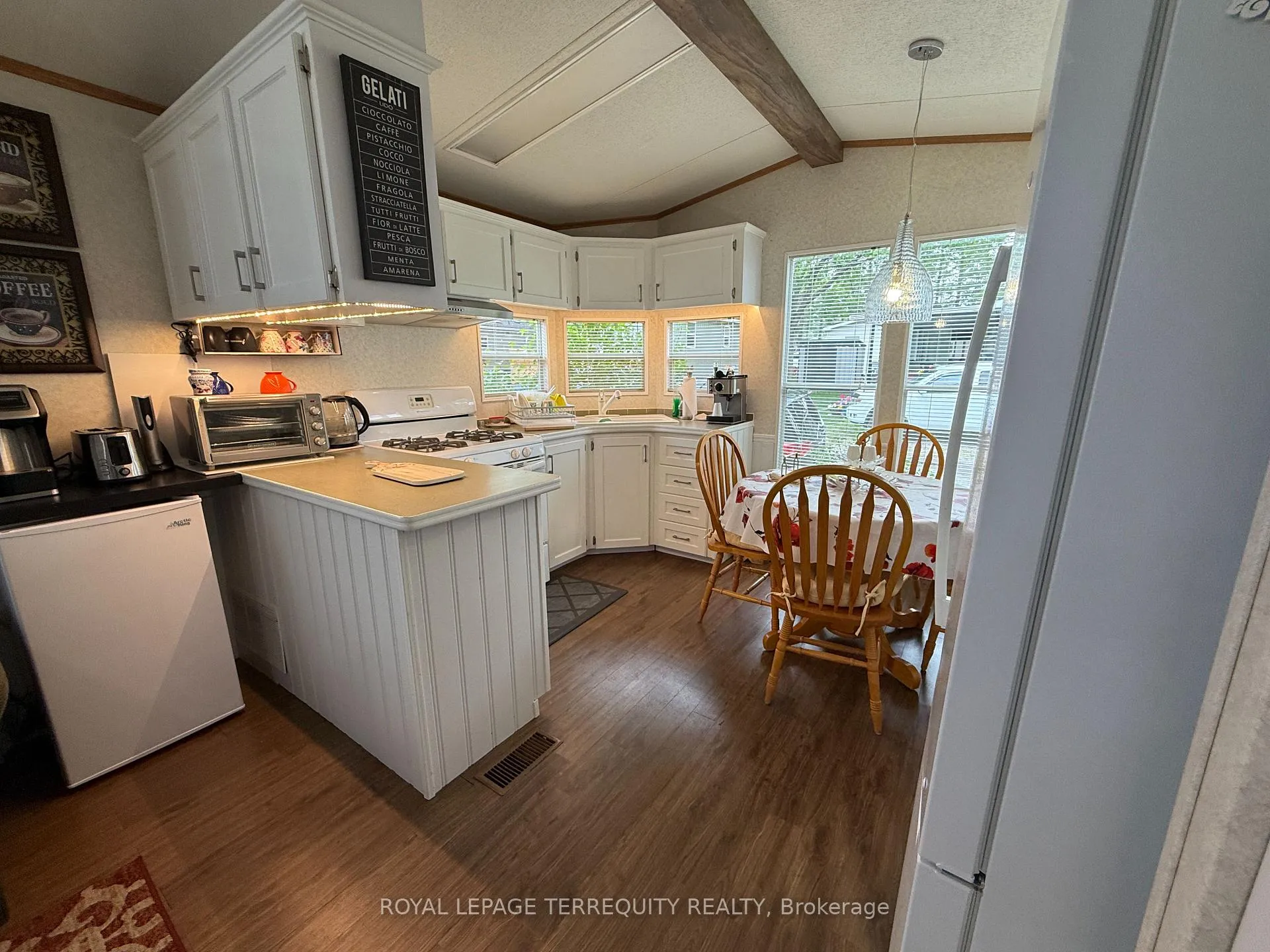 Photo 11 of 125 Bass, Selwyn — HOMEH