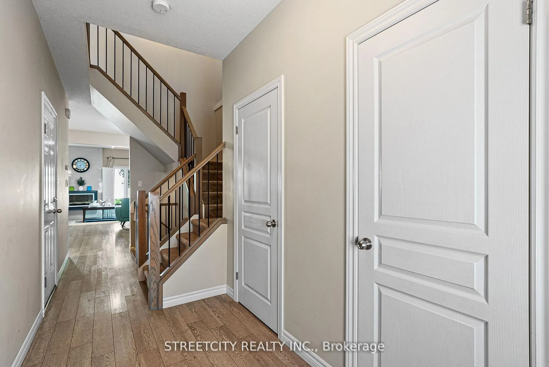 Photo 6 of Unit 3, 1924 Cedarhollow Boulevard, London, North D — HOMEH