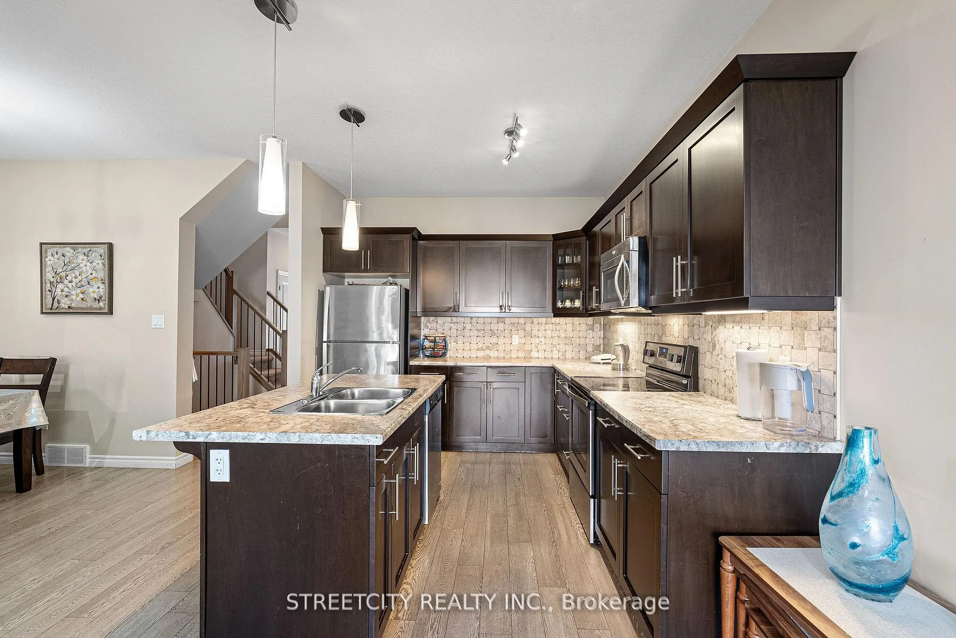 Photo 9 of Unit 3, 1924 Cedarhollow Boulevard, London, North D — HOMEH