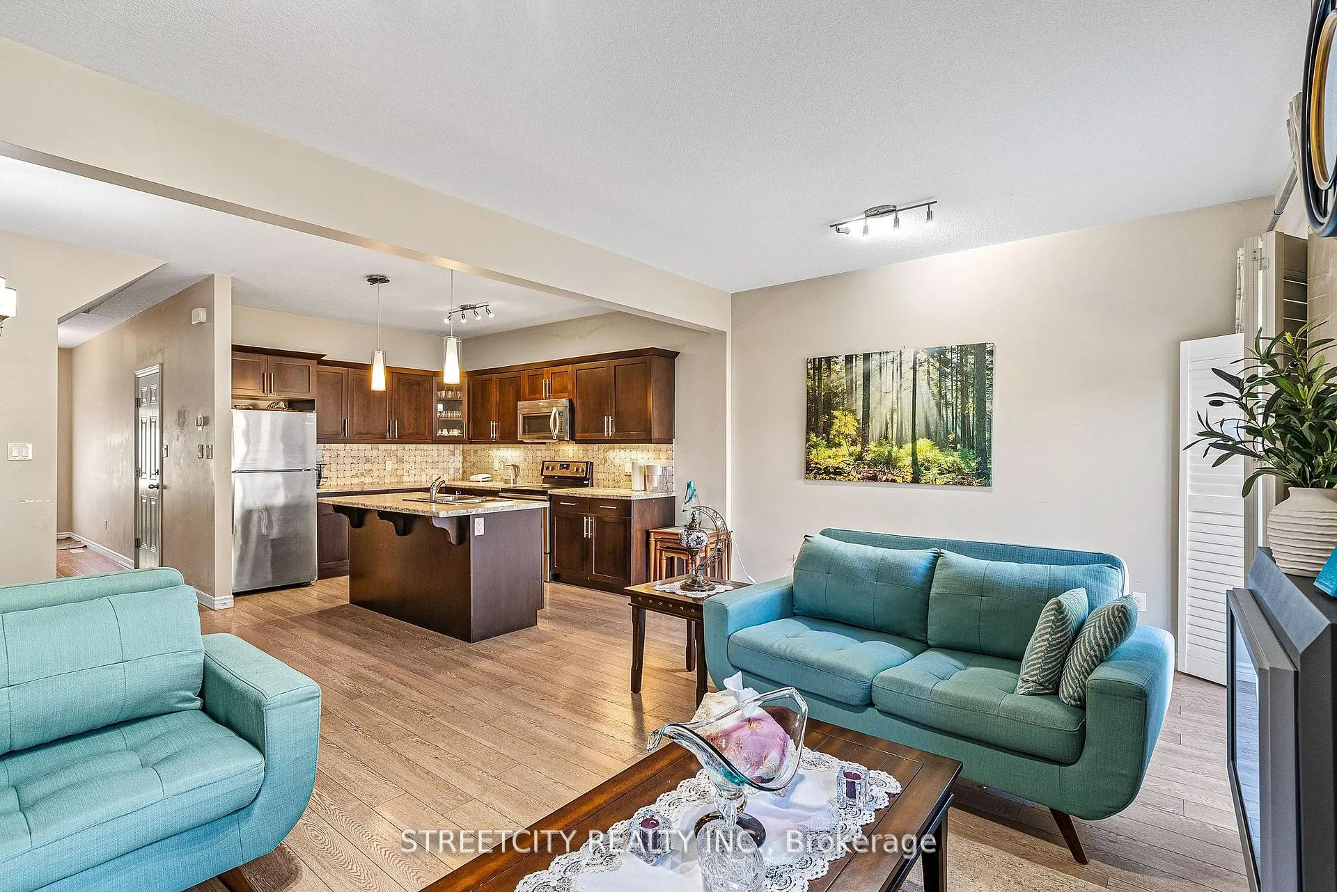 Photo 14 of Unit 3, 1924 Cedarhollow Boulevard, London, North D — HOMEH