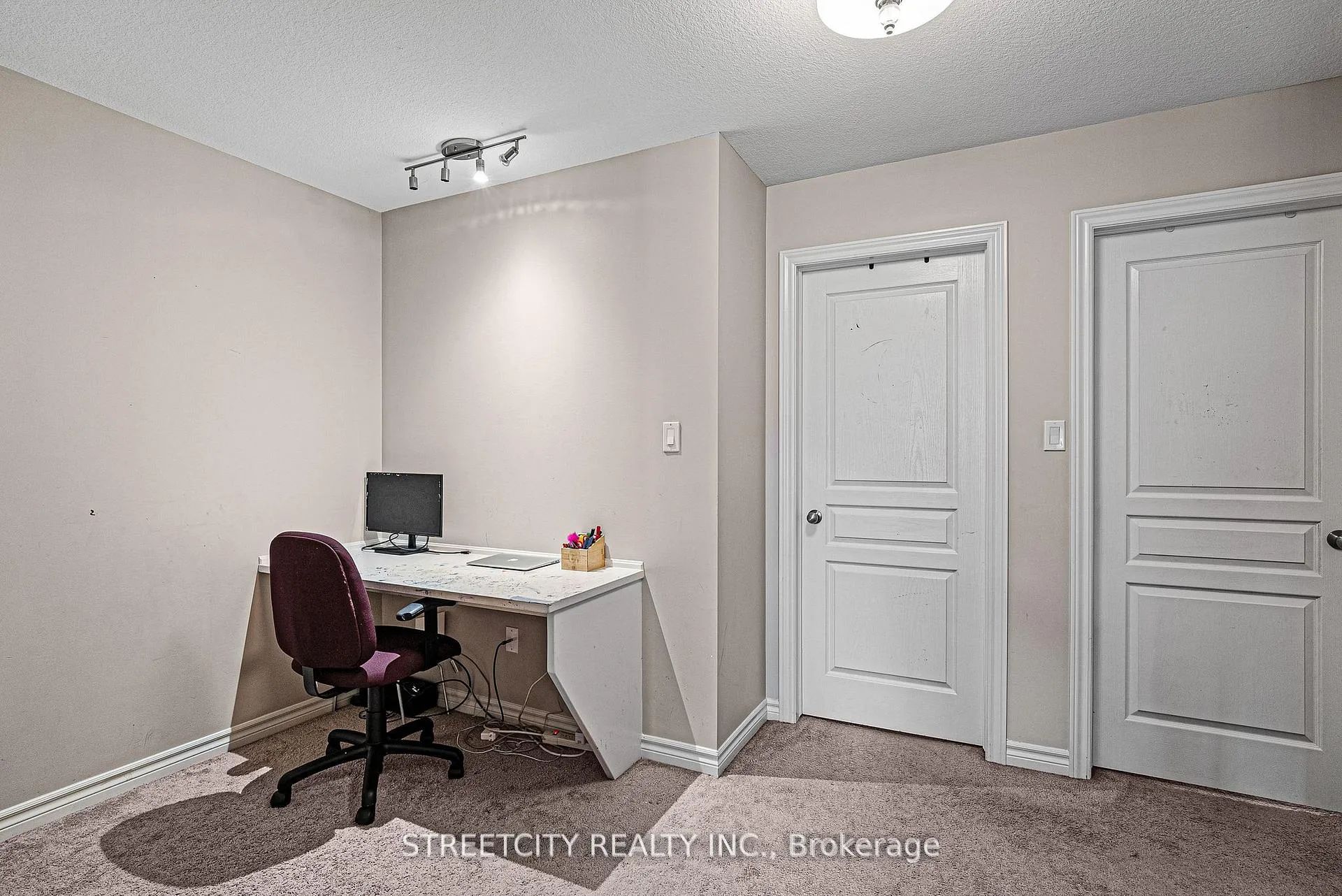 Photo 18 of Unit 3, 1924 Cedarhollow Boulevard, London, North D — HOMEH