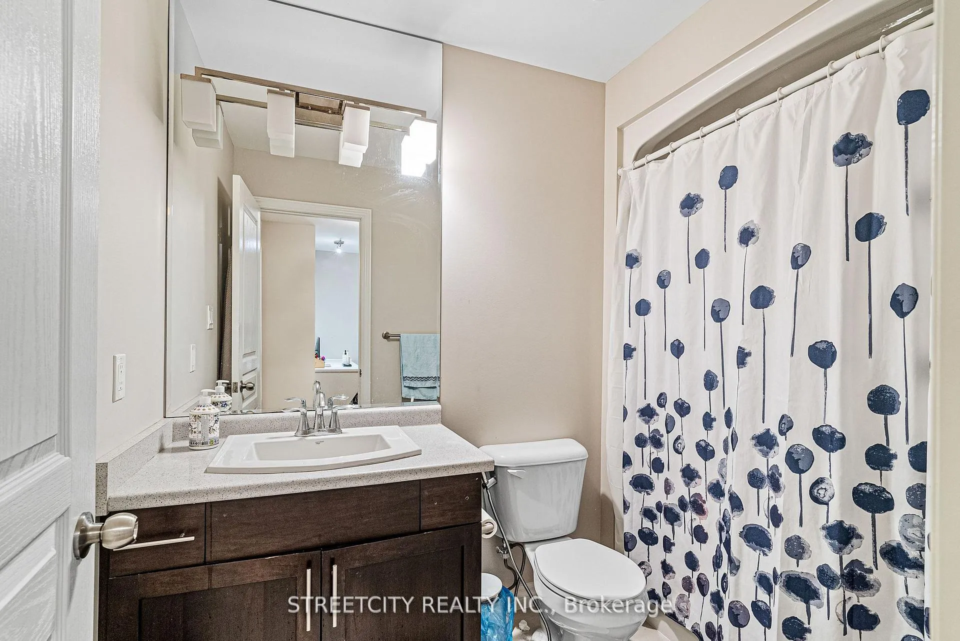 Photo 25 of Unit 3, 1924 Cedarhollow Boulevard, London, North D — HOMEH