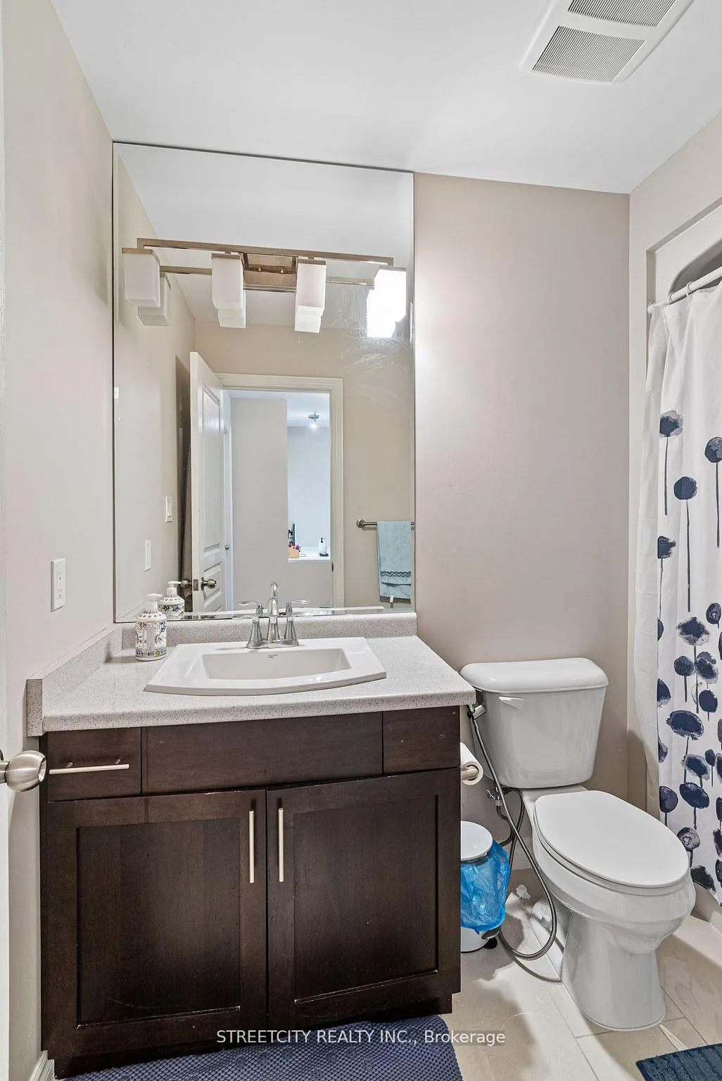 Photo 26 of Unit 3, 1924 Cedarhollow Boulevard, London, North D — HOMEH