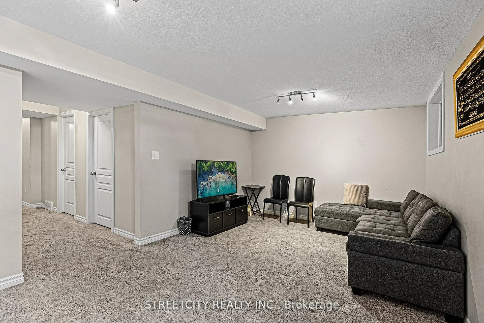 Photo 30 of Unit 3, 1924 Cedarhollow Boulevard, London, North D — HOMEH