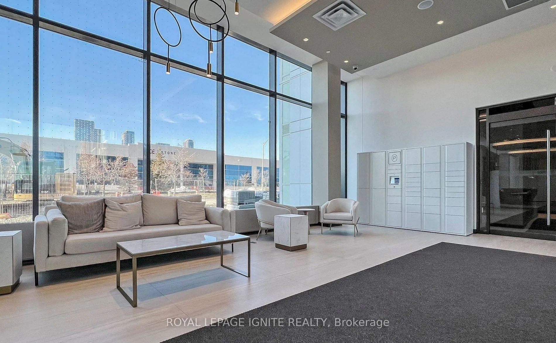 Photo 4 of Unit 922, 38 Honeycrisp Crescent, Vaughan, Vaughan Corporate Centre — HOMEH