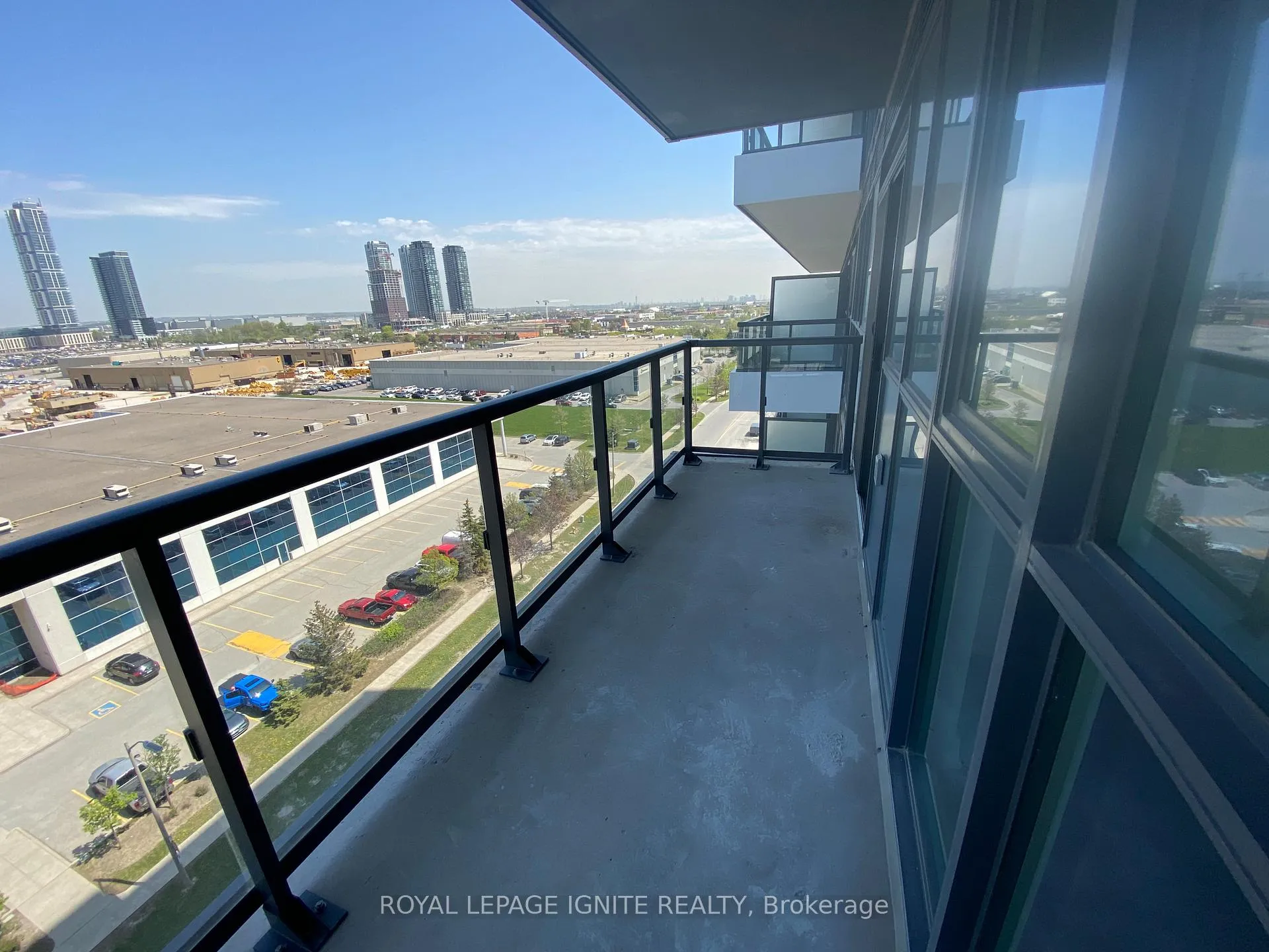 Photo 16 of Unit 922, 38 Honeycrisp Crescent, Vaughan, Vaughan Corporate Centre — HOMEH