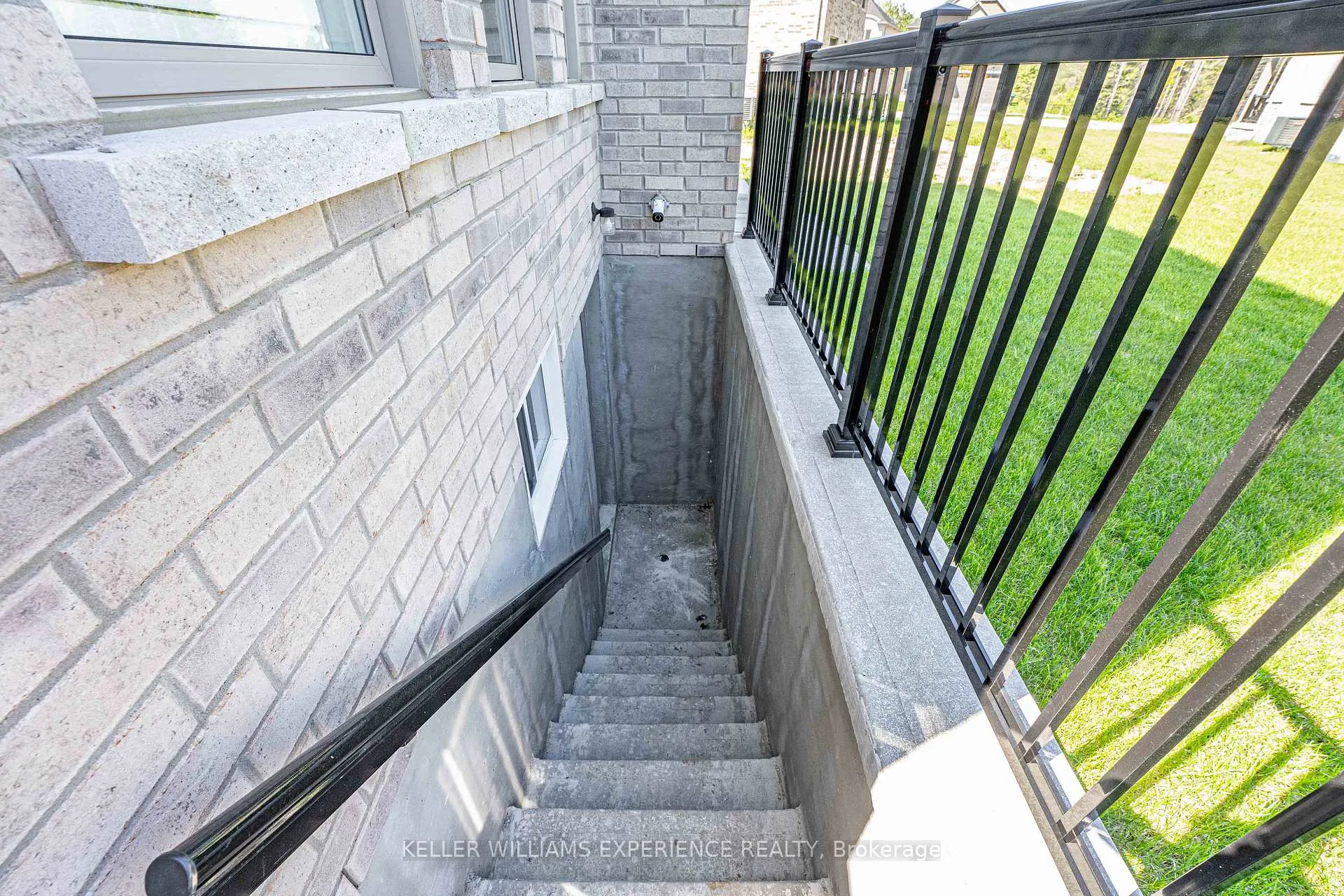 Photo 21 of 75 Wakefield Boulevard, Essa, Angus — HOMEH