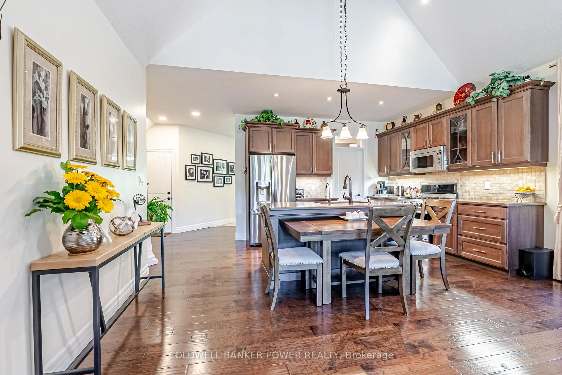 Photo 8 of 1450 Riverbend Road, London, South A — HOMEH
