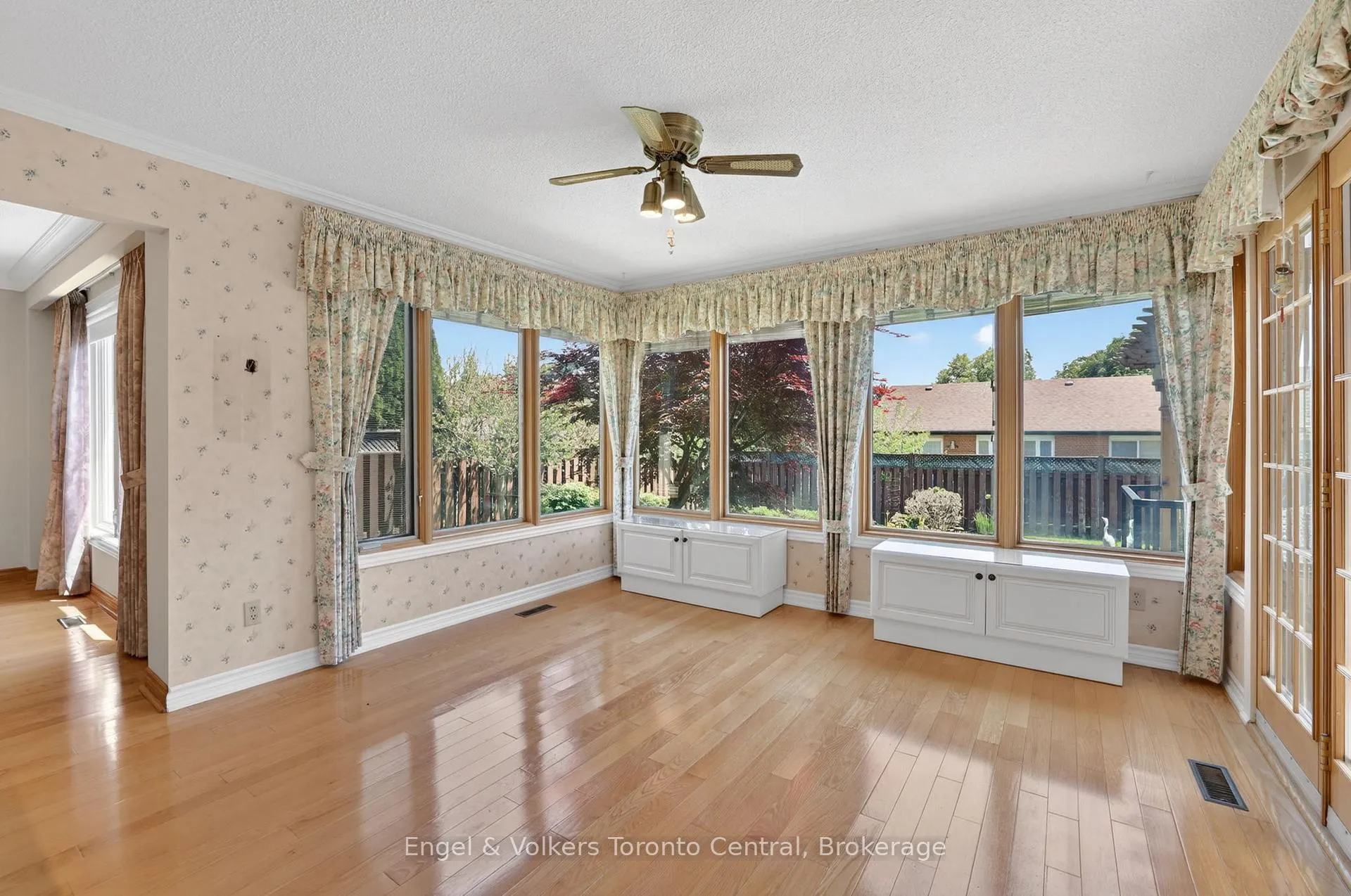 Photo 17 of 32 Milford Crescent, Brampton, Central Park — HOMEH