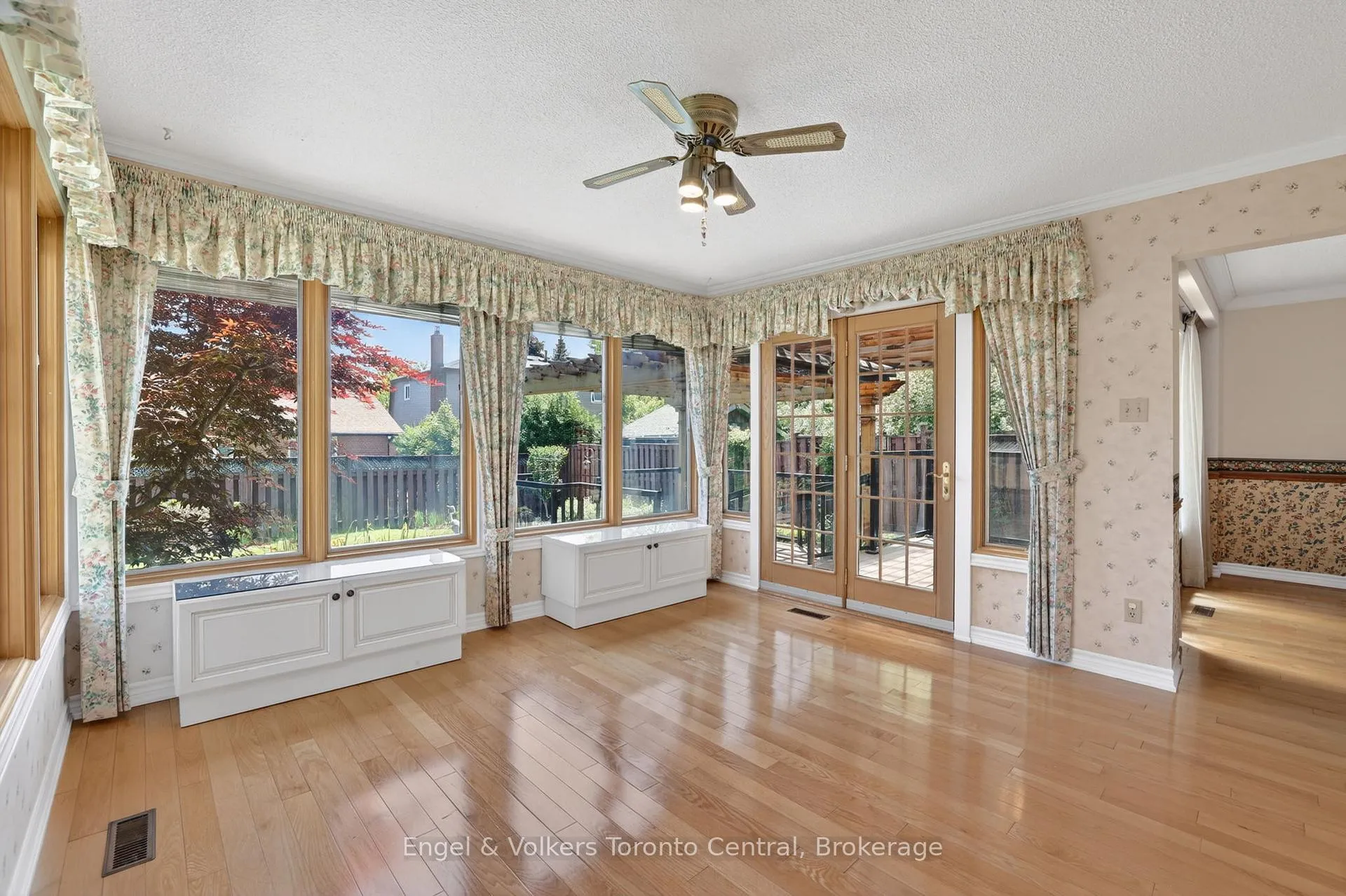 Photo 18 of 32 Milford Crescent, Brampton, Central Park — HOMEH