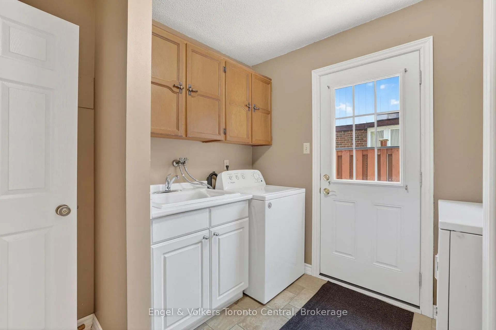 Photo 21 of 32 Milford Crescent, Brampton, Central Park — HOMEH