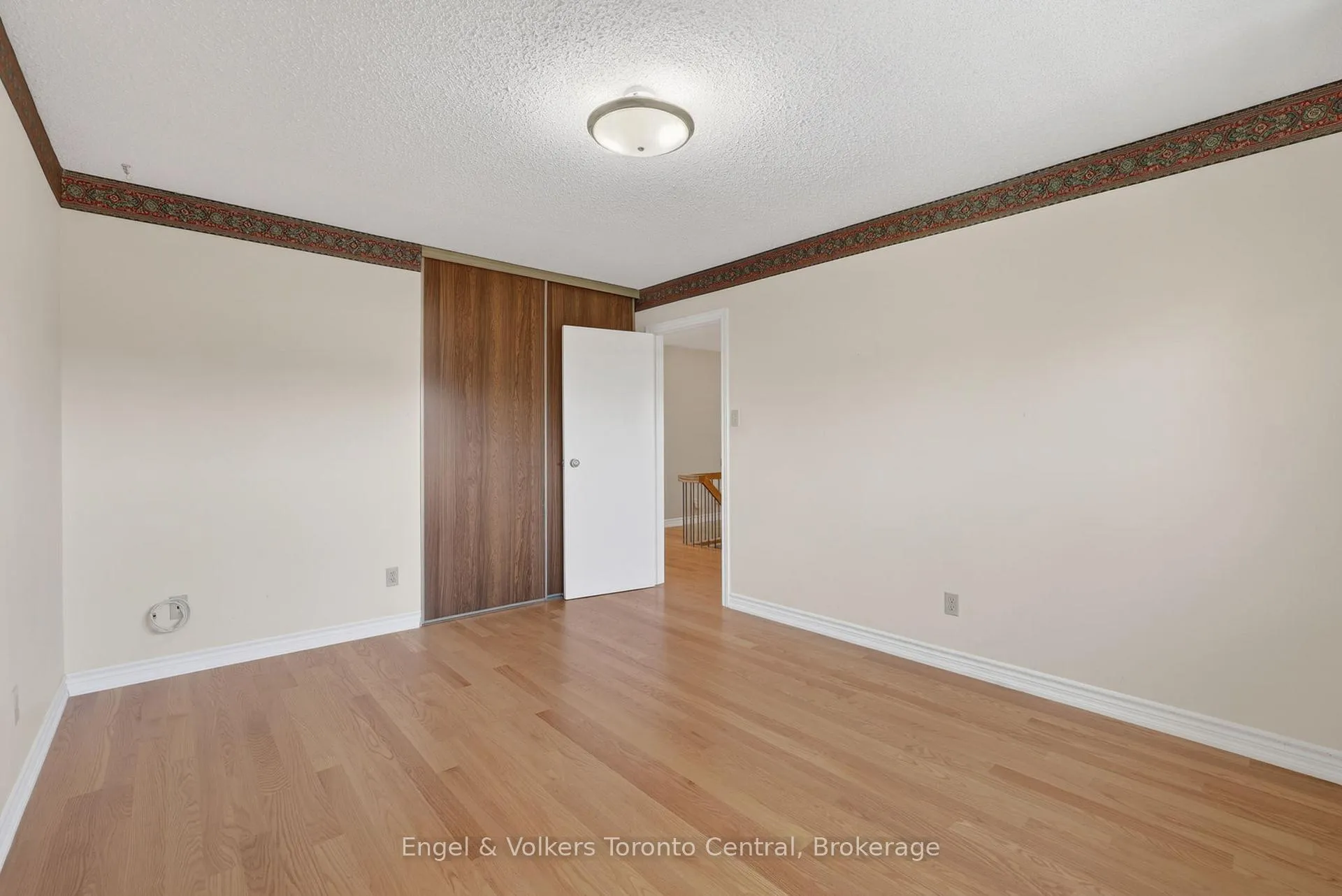 Photo 32 of 32 Milford Crescent, Brampton, Central Park — HOMEH
