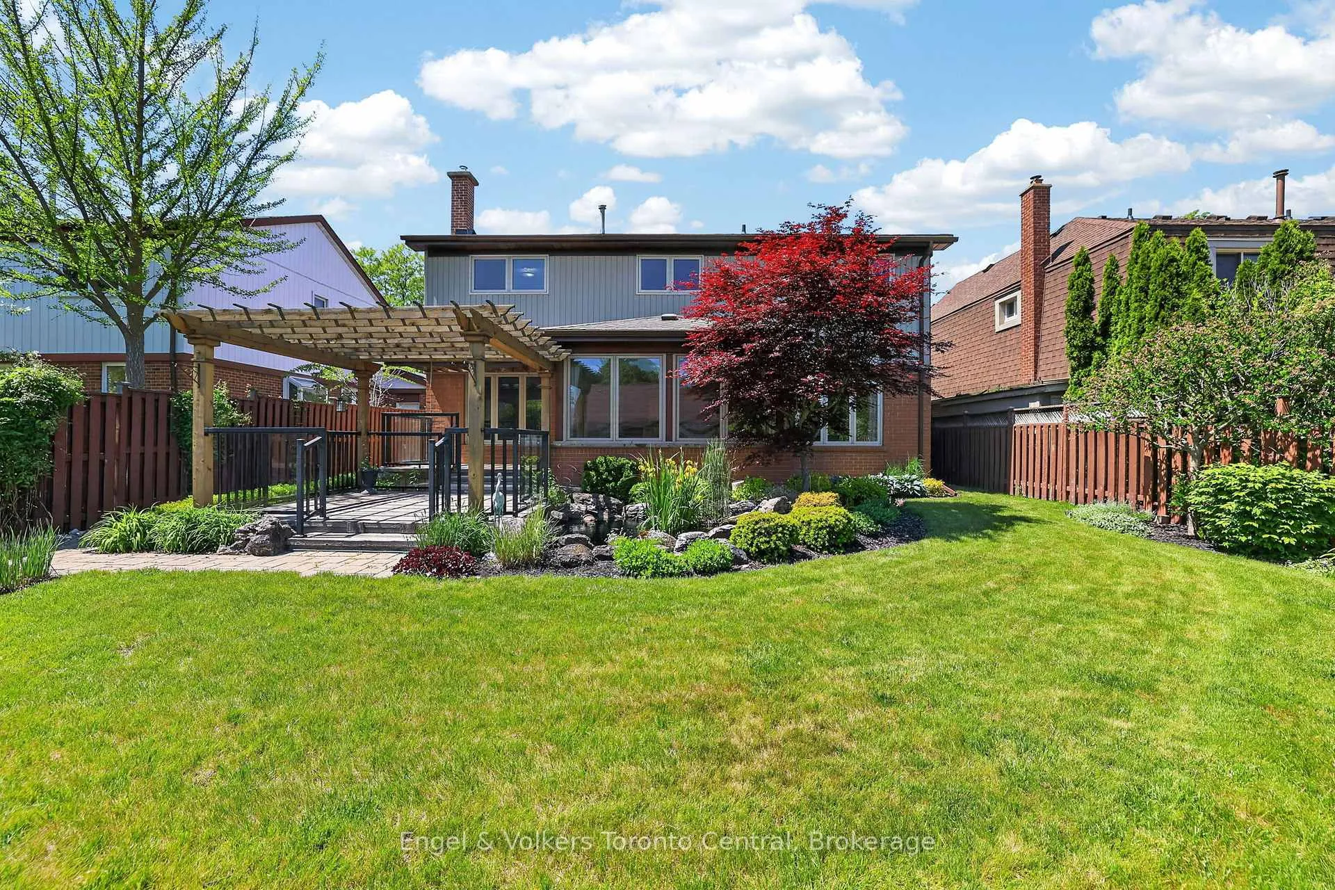 Photo 41 of 32 Milford Crescent, Brampton, Central Park — HOMEH