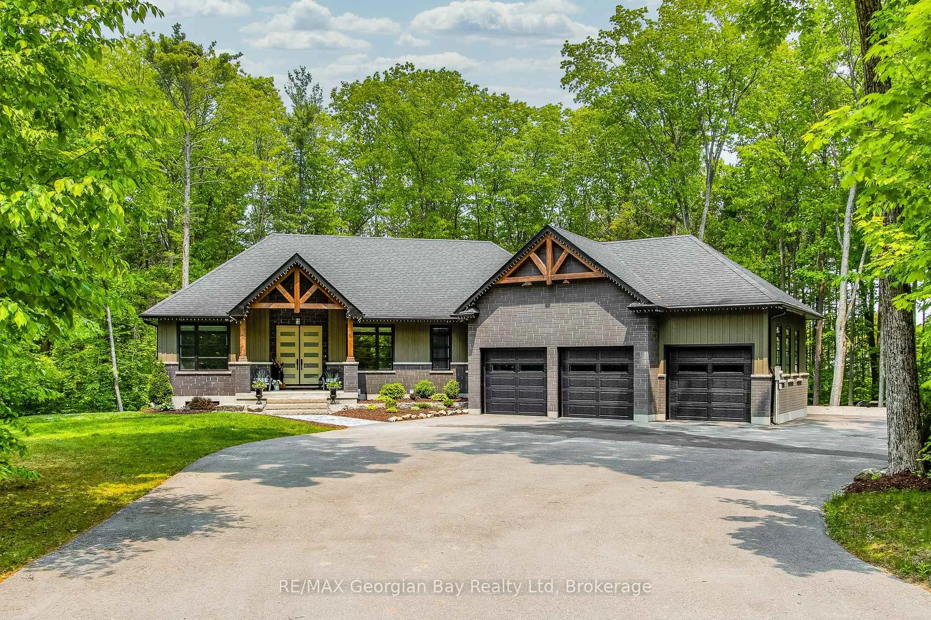 Photo 1 of 50 Windermere Circle, Tay, Rural Tay — HOMEH