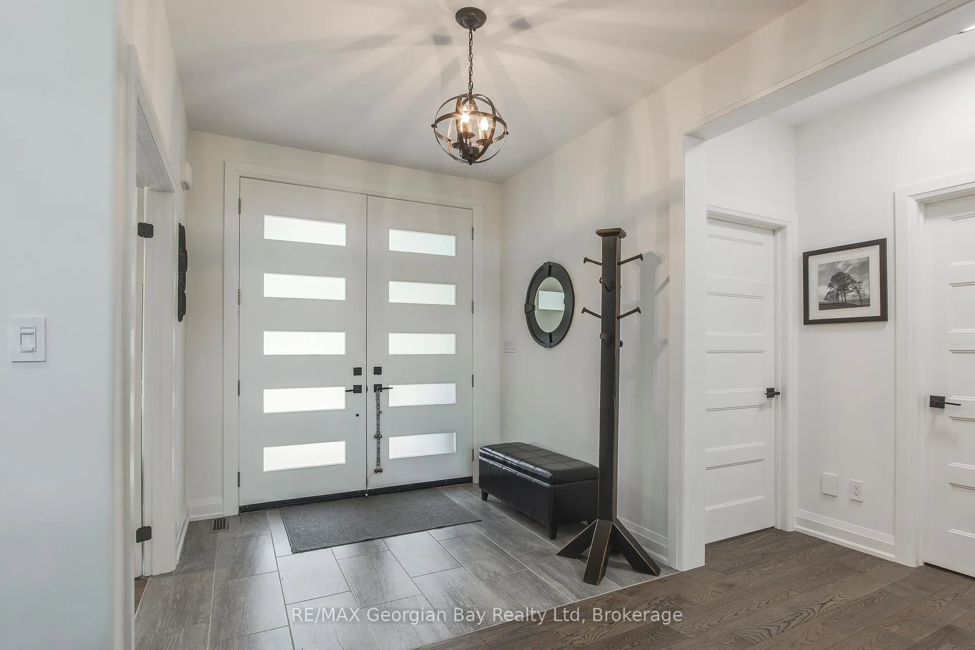 Photo 3 of 50 Windermere Circle, Tay, Rural Tay — HOMEH