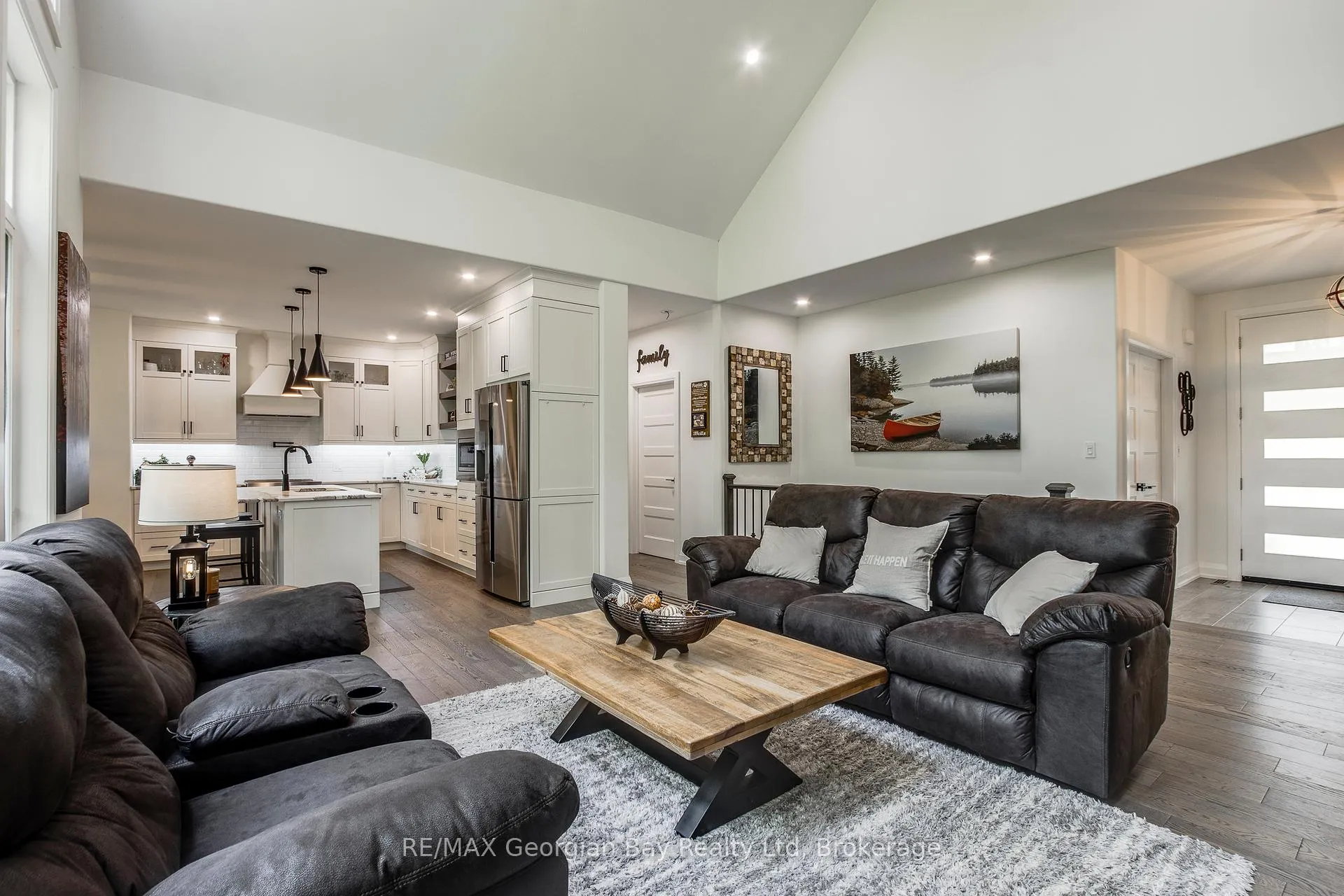 Photo 12 of 50 Windermere Circle, Tay, Rural Tay — HOMEH