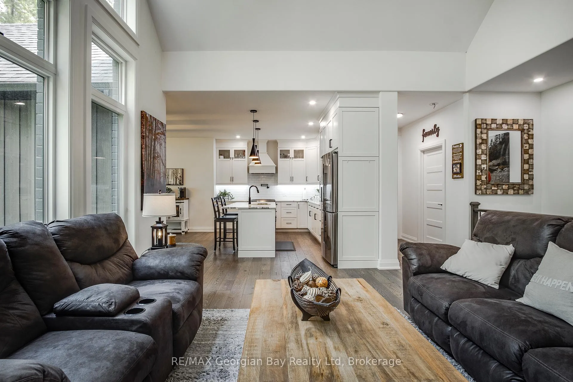 Photo 13 of 50 Windermere Circle, Tay, Rural Tay — HOMEH