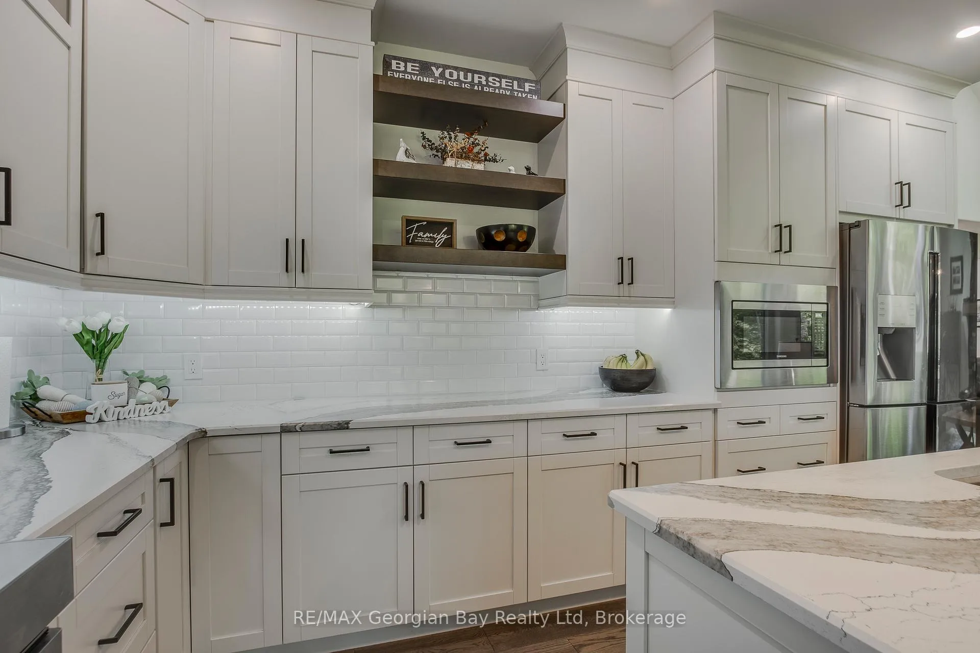 Photo 17 of 50 Windermere Circle, Tay, Rural Tay — HOMEH