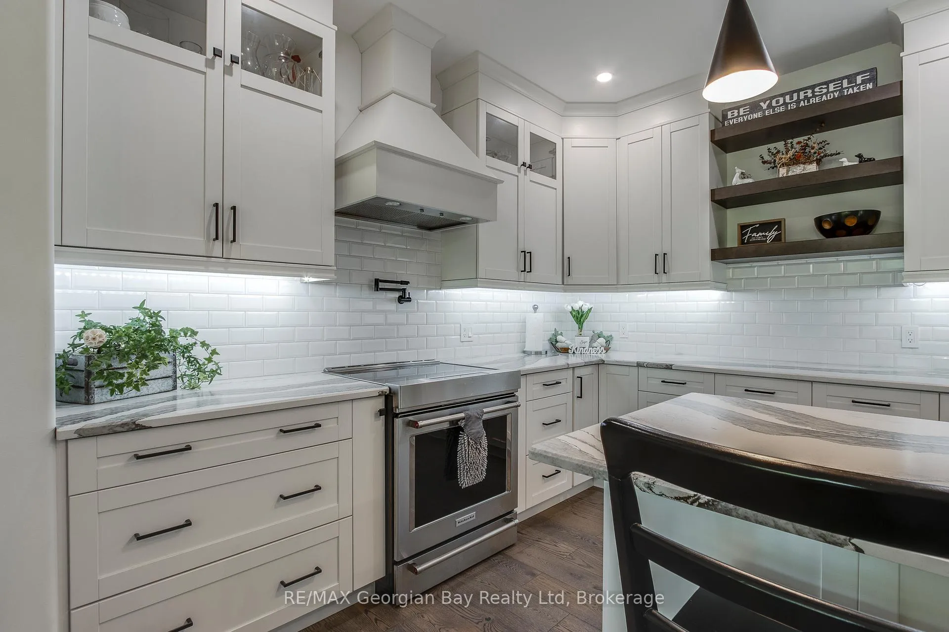 Photo 19 of 50 Windermere Circle, Tay, Rural Tay — HOMEH
