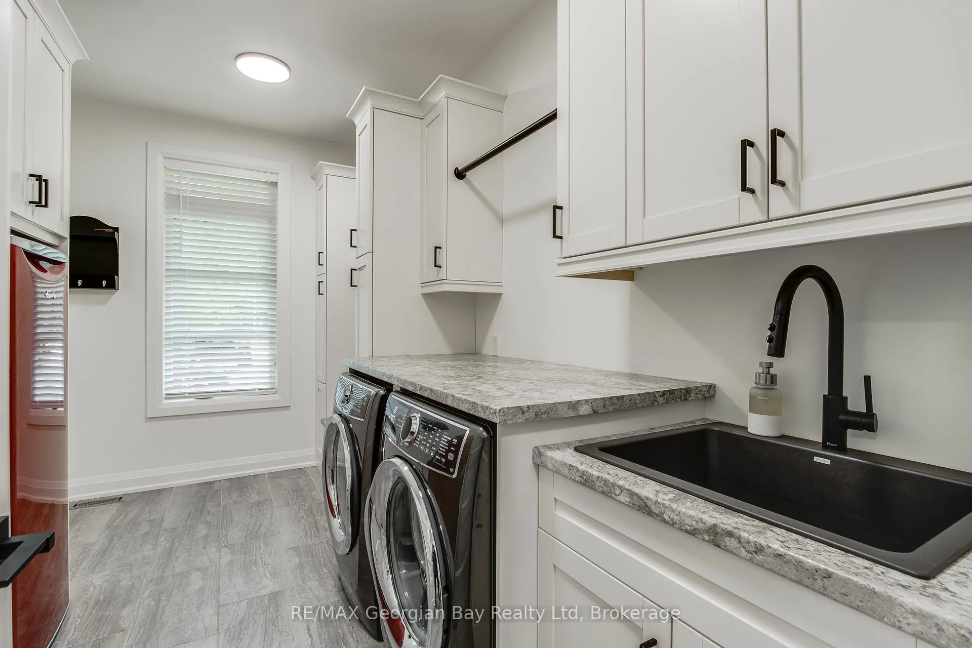 Photo 23 of 50 Windermere Circle, Tay, Rural Tay — HOMEH