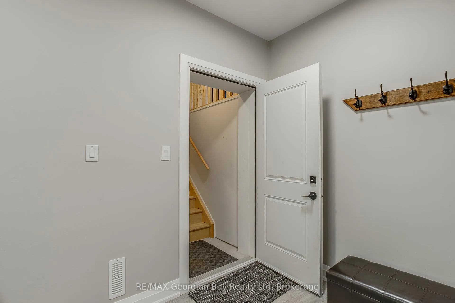Photo 38 of 50 Windermere Circle, Tay, Rural Tay — HOMEH