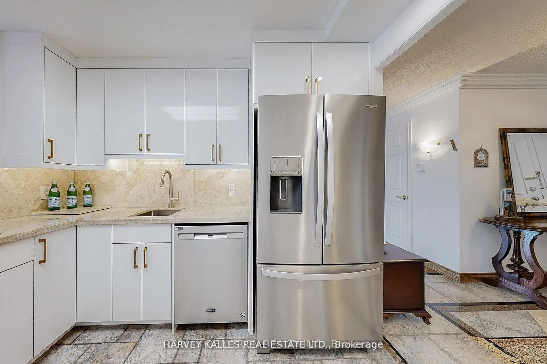 Photo 6 of Unit 311, 7300 Yonge Street, Vaughan, Crestwood-Springfarm-Yorkhill — HOMEH
