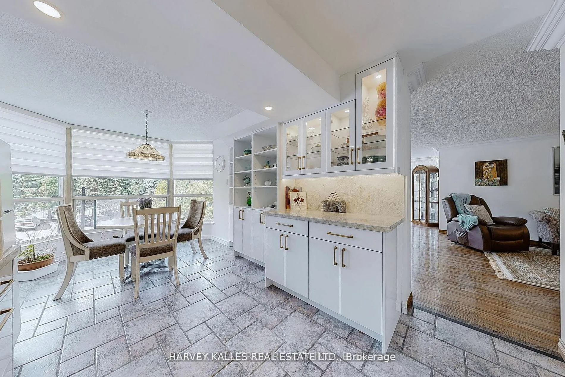 Photo 7 of Unit 311, 7300 Yonge Street, Vaughan, Crestwood-Springfarm-Yorkhill — HOMEH