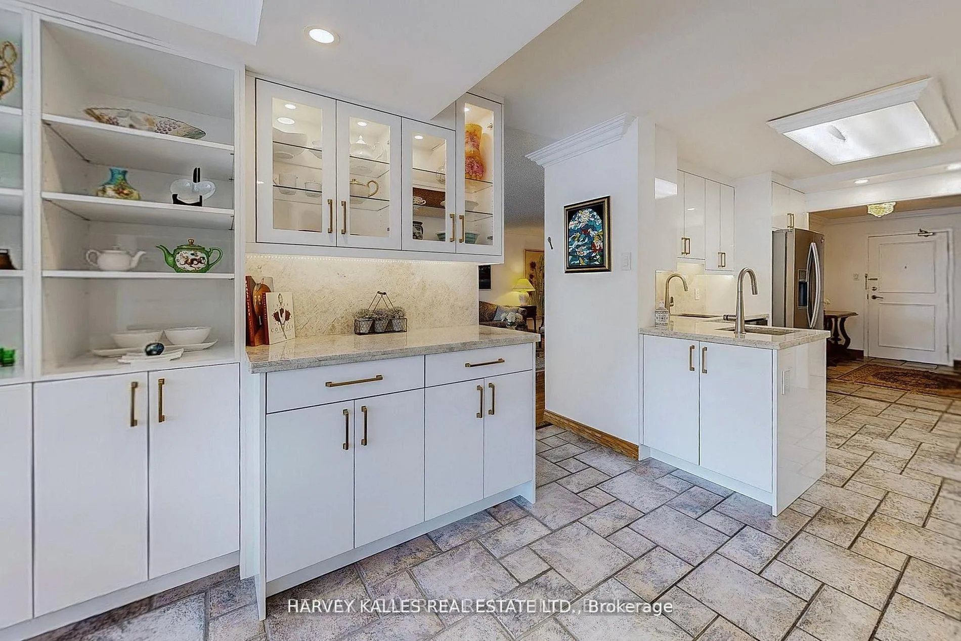 Photo 8 of Unit 311, 7300 Yonge Street, Vaughan, Crestwood-Springfarm-Yorkhill — HOMEH