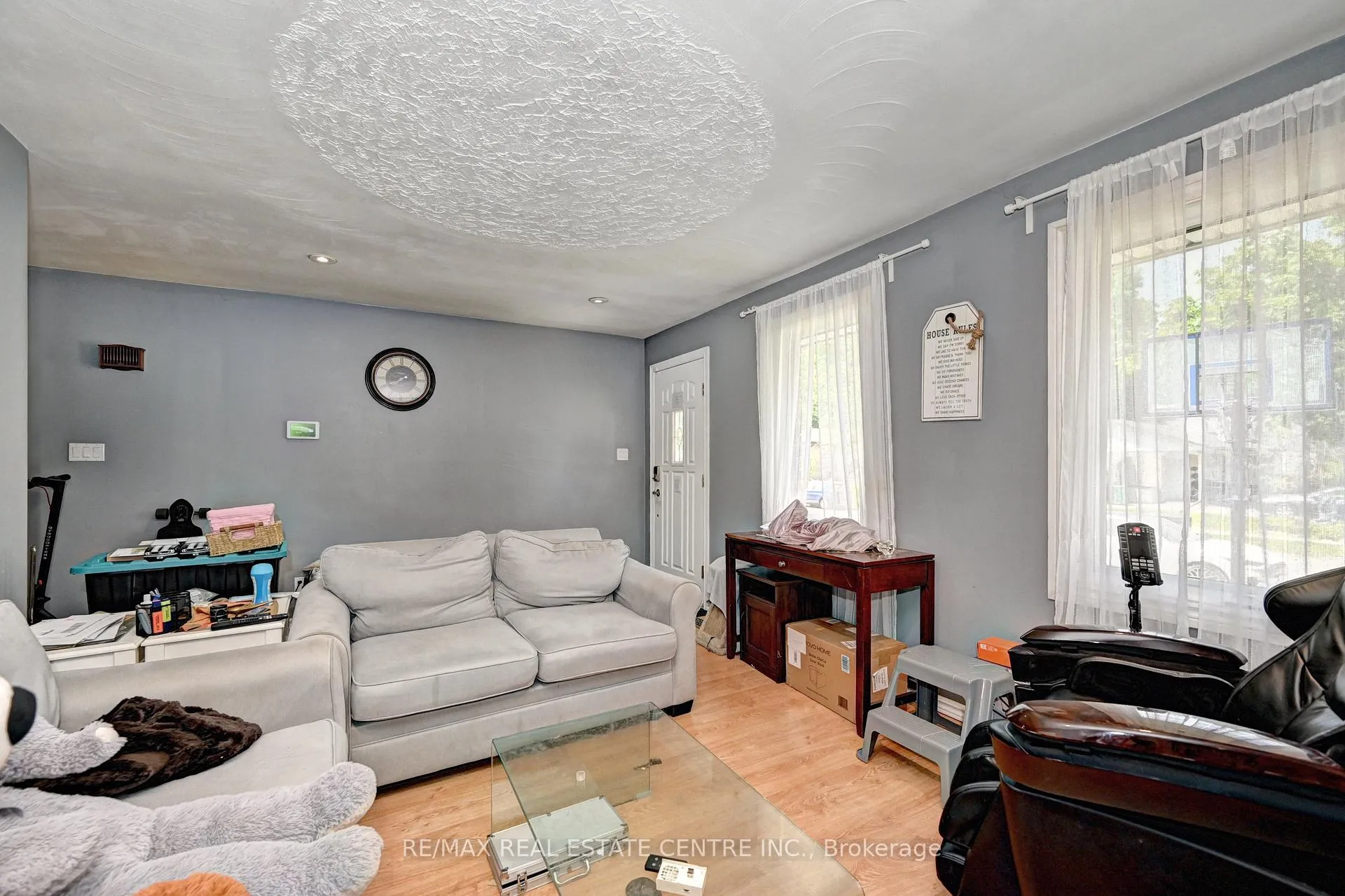 Photo 3 of 525 Fallingbrook Drive, Waterloo, Lakeshore Village — HOMEH