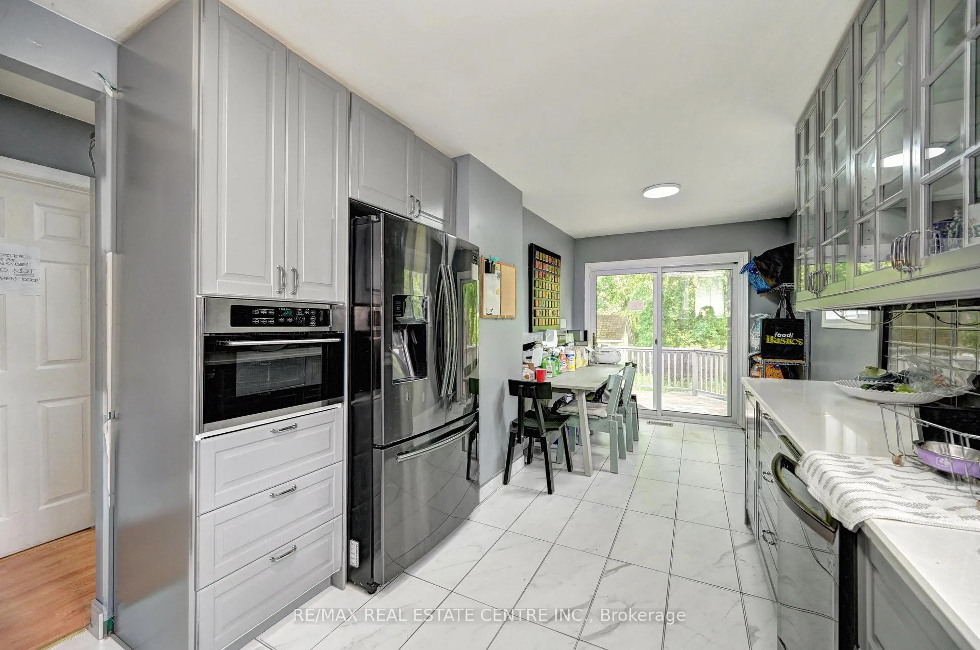 Photo 7 of 525 Fallingbrook Drive, Waterloo, Lakeshore Village — HOMEH