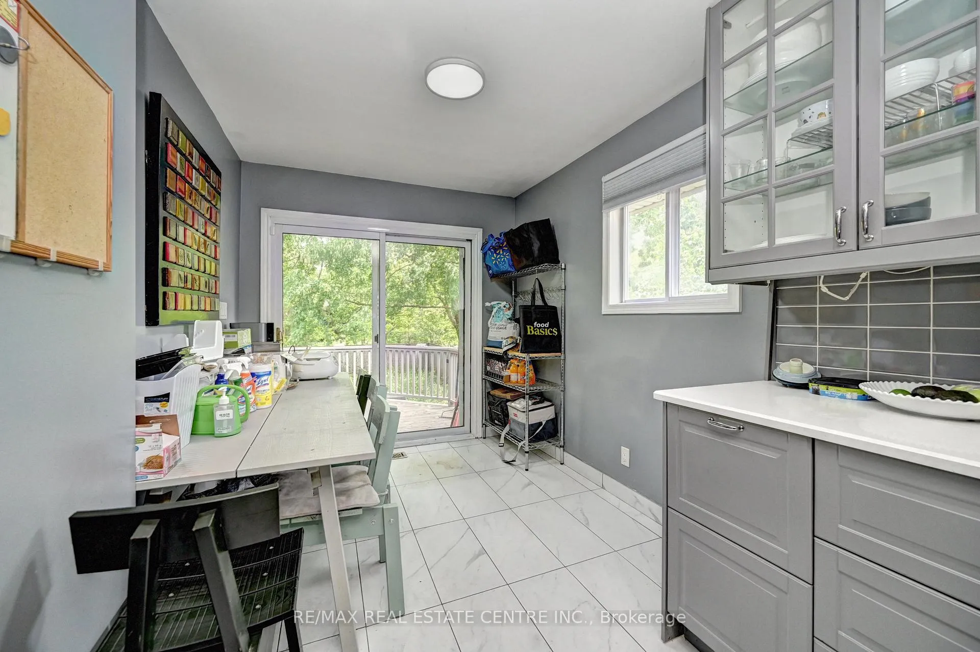 Photo 10 of 525 Fallingbrook Drive, Waterloo, Lakeshore Village — HOMEH