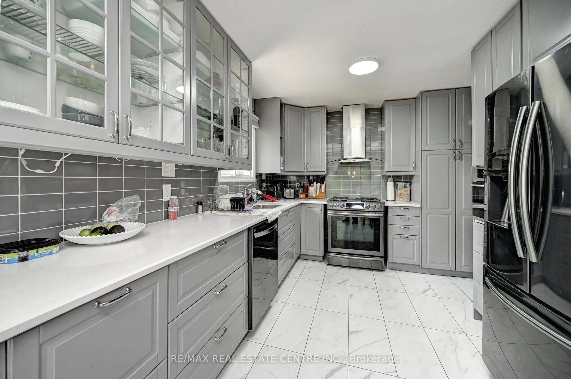 Photo 13 of 525 Fallingbrook Drive, Waterloo, Lakeshore Village — HOMEH