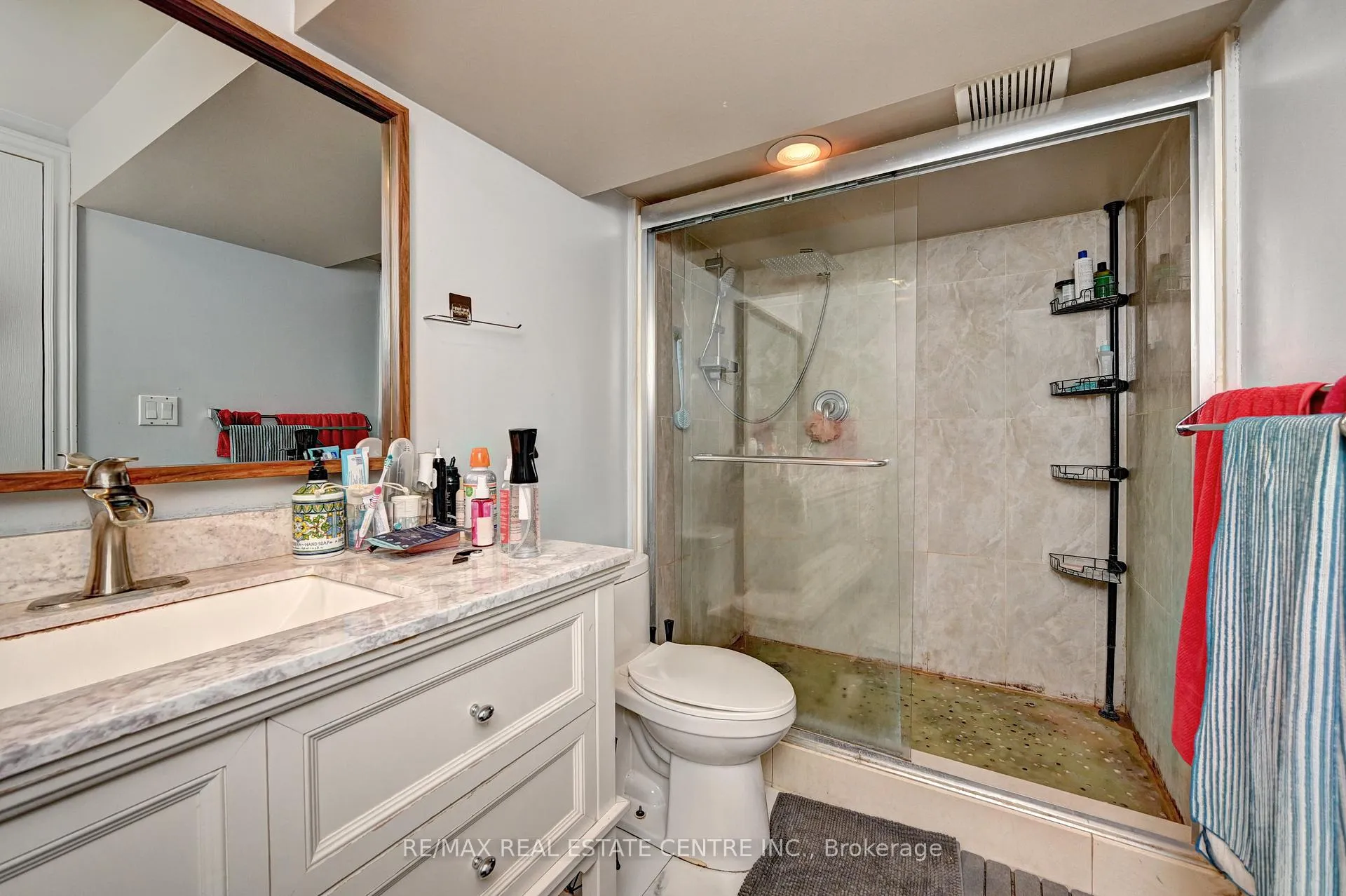 Photo 16 of 525 Fallingbrook Drive, Waterloo, Lakeshore Village — HOMEH