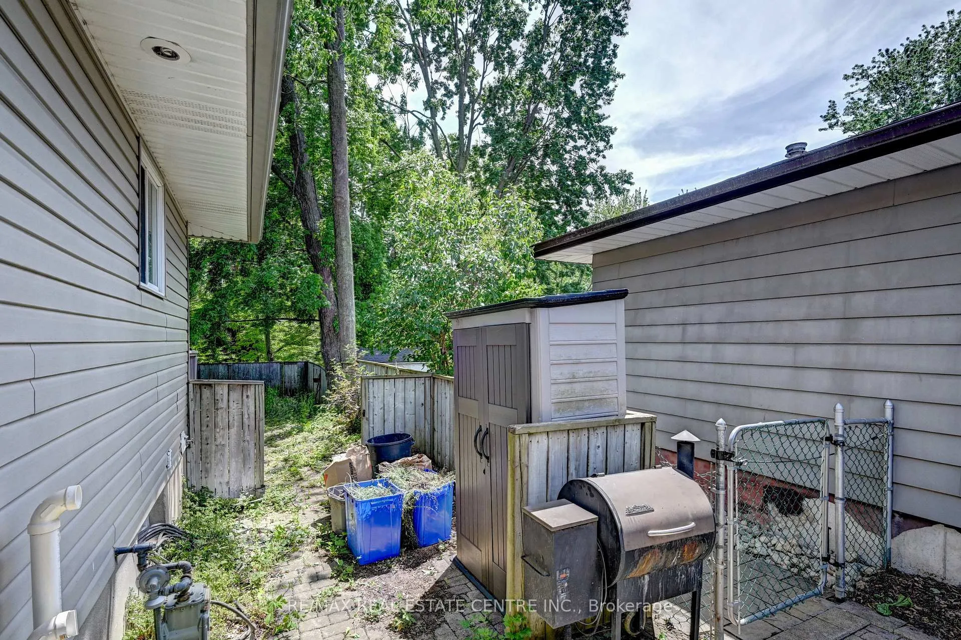 Photo 19 of 525 Fallingbrook Drive, Waterloo, Lakeshore Village — HOMEH
