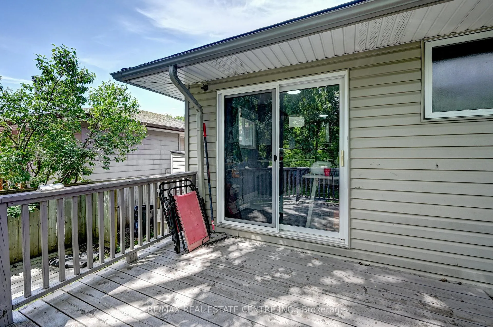 Photo 21 of 525 Fallingbrook Drive, Waterloo, Lakeshore Village — HOMEH