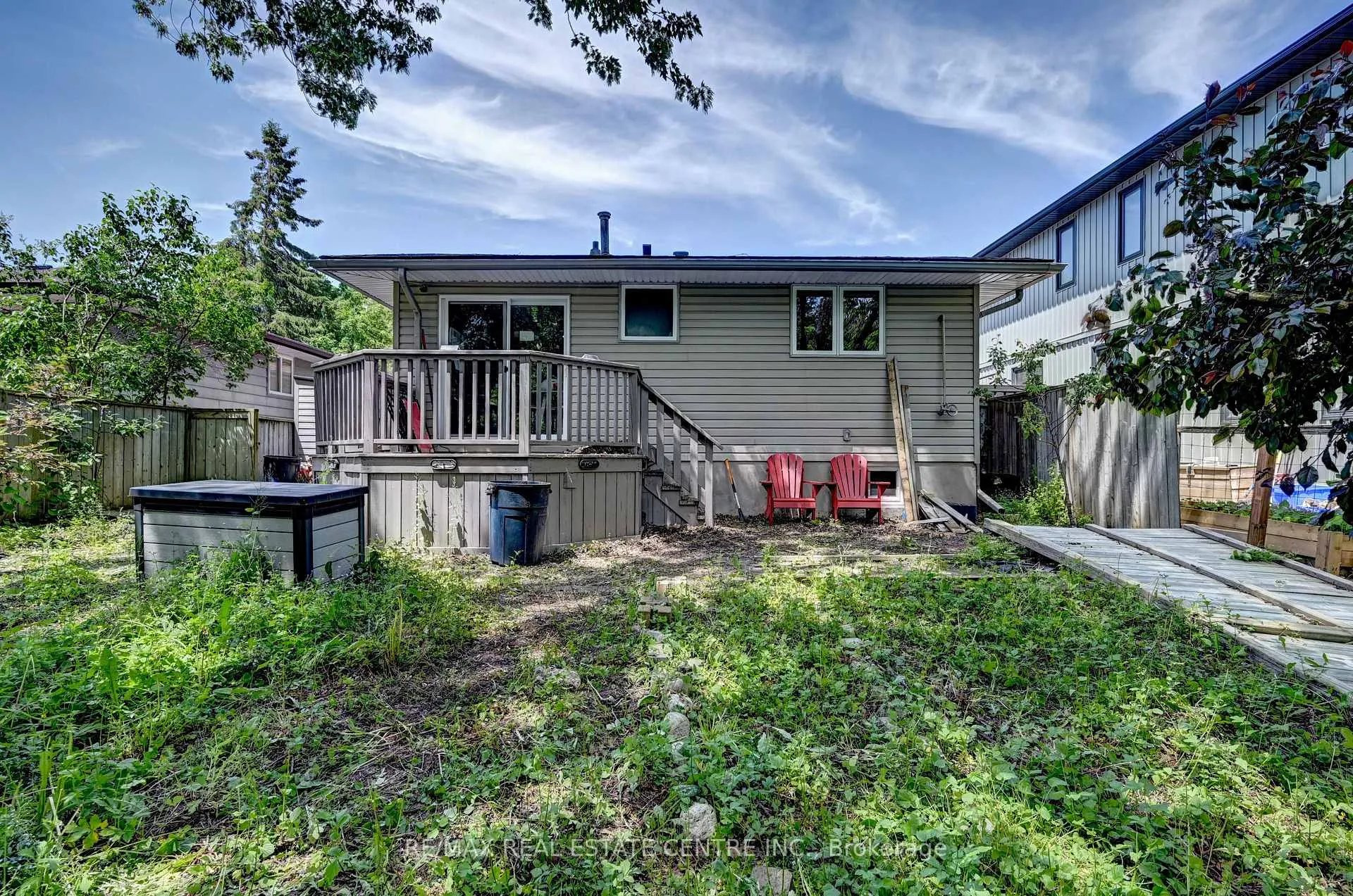 Photo 23 of 525 Fallingbrook Drive, Waterloo, Lakeshore Village — HOMEH