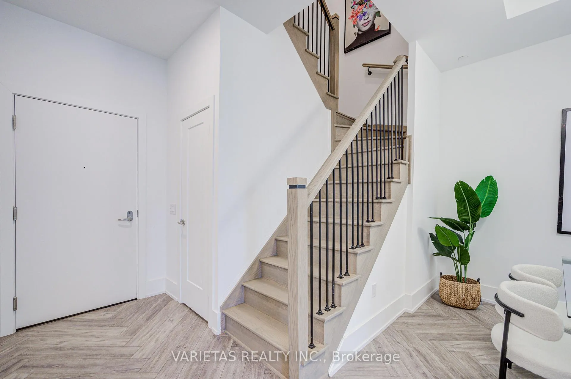 Photo 4 of Unit 101, 9 Clegg Road, Markham, Unionville — HOMEH