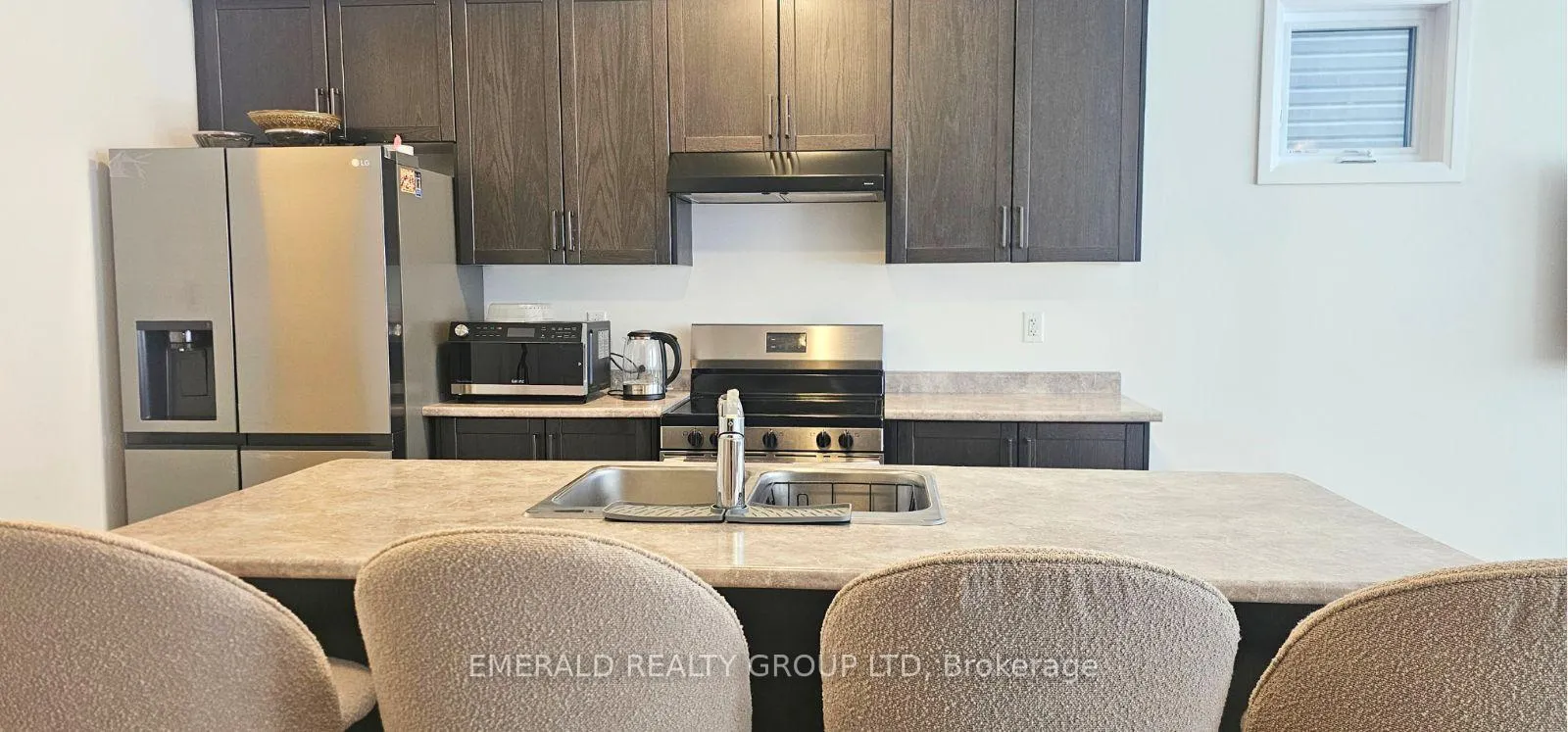 Photo 4 of 44 Varsity Drive, Welland, Dain City — HOMEH