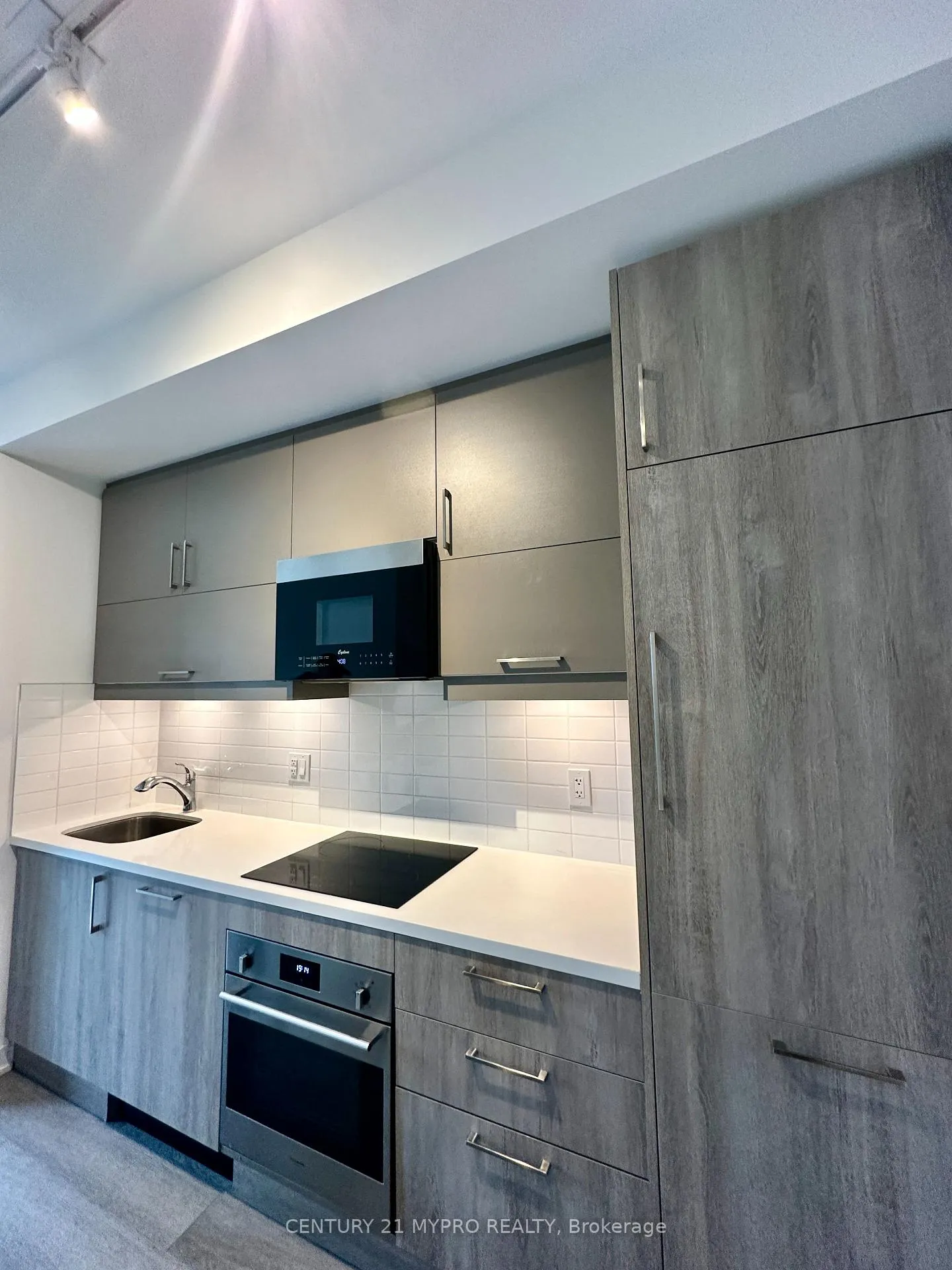 Photo 4 of Unit B715, 292 Verdale Crossing, Markham, Unionville — HOMEH